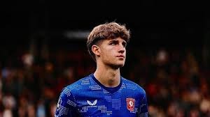 2022 重磅合同：麦克·特劳特与天使签下 12 年 4.26 亿美元合同，刷新当时职业运动最高薪